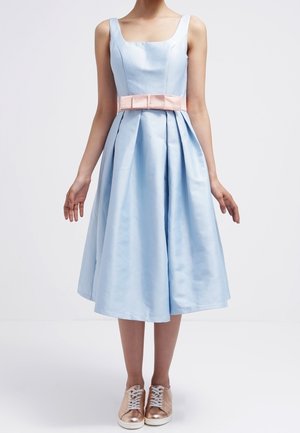 Chi Chi London Robe de soirée - light blue