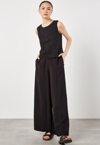 Apricot BACK BOW - Camicetta - black