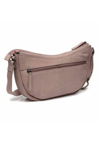 Borsa a spalla in pelle di un morbido mauve, design curvo con chiusura a zip e tracolla regolabile, dotata di tasca esterna con zip e dettagli di cucitura discreti.