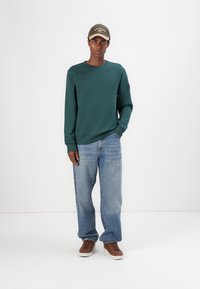 TOM TAILOR STRUCTURED CREW NECK - Sweatshirt - jasper green