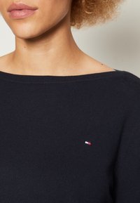 Tommy Hilfiger Curve Sweter