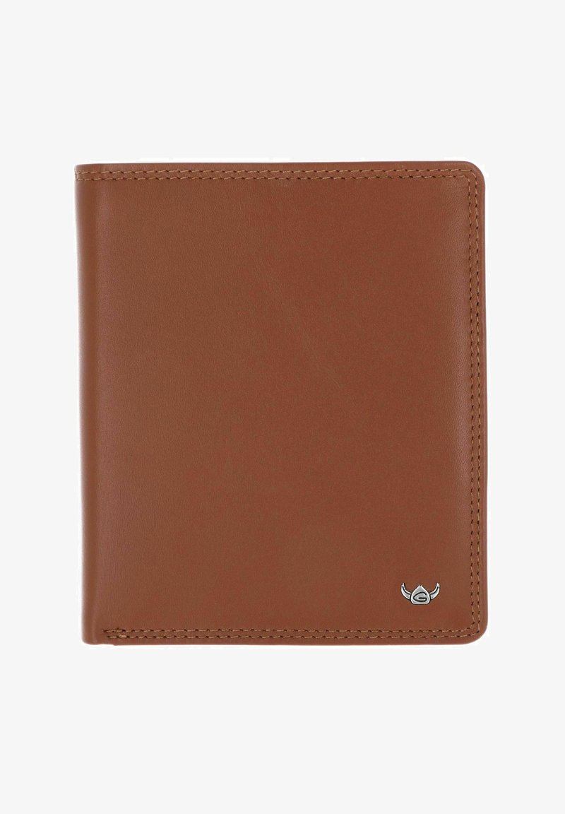 Portefeuille en cuir marron pliant avec bords cousus et petit emblème argenté en bas à droite sur fond blanc.