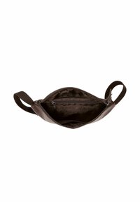 Borsa in pelle marrone con una consistenza liscia, dotata di una tasca interna con zip e due manici a tracolla. Il design aperto rivela la fodera interna.