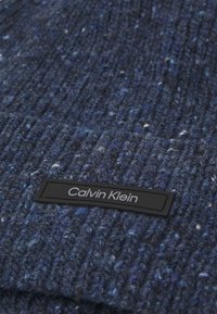 Calvin Klein BEANIE UNISEX - Čepice - navy