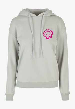 Lys grå hættetrøje med en frontlomme, snoretræk i hætten og pink grafisk logo på brystet. Ribstrikkede manchetter og kant. Blød tekstur.