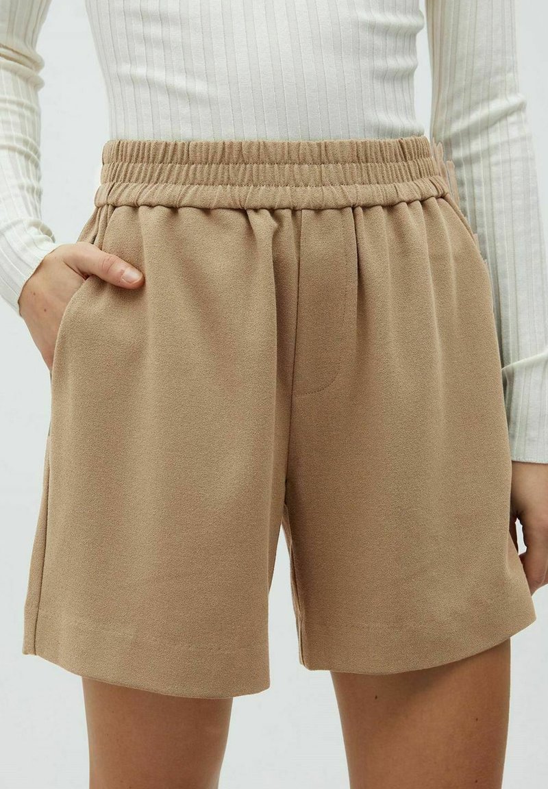 Phillipa Short-M Shorts - Cinder