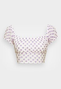 Top cropped de manga curta em creme com bordado floral roxo, decote com babados e detalhes franzidos para uma silhueta ajustada.