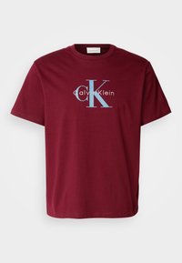 HERO MONOLOGO TEE - Print T-shirt - deep rouge