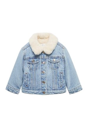 Lyseblå denimjakke med knaplukning foran, to brystlommer, to sidelommer og en tyk hvid imiteret pelskrave.