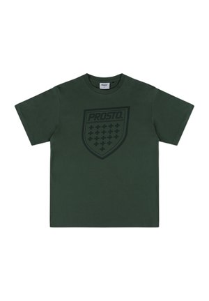 Ciemnozielona bawełniana koszulka z dużym czarnym logo w kształcie tarczy z wzorem kratki i napisem "PROSTO" na środku. Klasyczny okrągły dekolt.