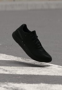 Δεν επιλέχθηκε, black/black/black