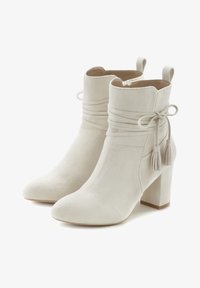 Unausgewählt, beige