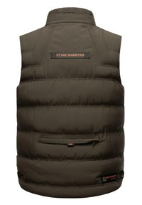 Padded prsluk tamno maslinaste boje s visokim kragnom. Ima ušivene detalje, prednju džep i logo "STONE HARBOUR" na leđima.