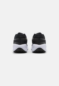 Nike Performance Scarpe da corsa su strada - black