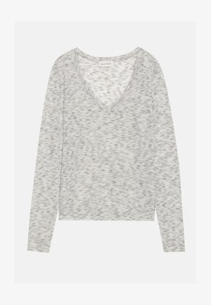 Blusa cinza de manga longa com decote em V, apresentando uma textura pontilhada discreta e material de malha suave. A etiqueta diz "ANNA FIELD."