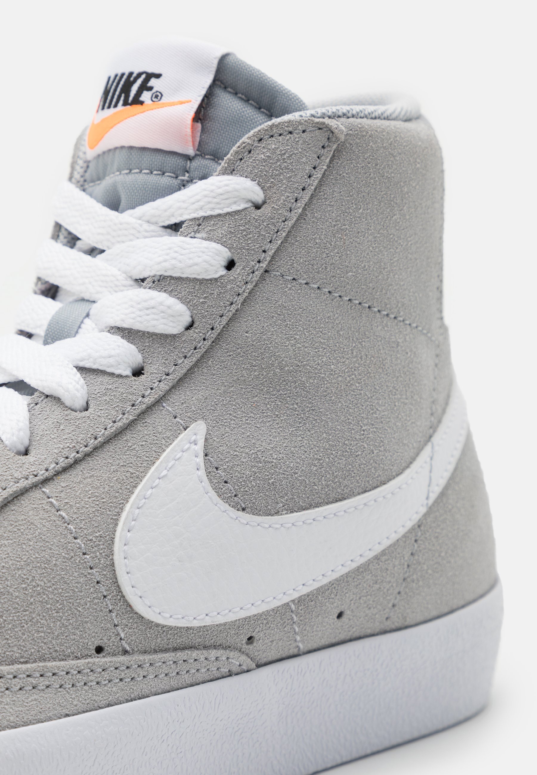 nike blazer gris