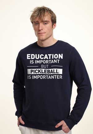 Henry Tiger DUKE SONS PICKLEBALL IS IMPORTANTER - Mikina - navy blue