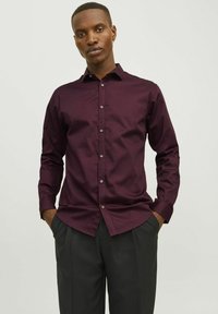 Jack & Jones PREMIUM CARDIFF - Ing - winetasting