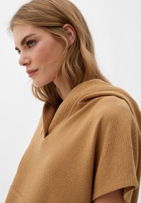 s.Oliver HOODIE MET KORTE MOUWEN - T-shirt print - sandstein