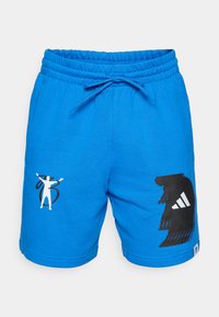 Plave pamučne kratke hlače s elastičnim pojasom i vezicom. Imaju bijelu ljudsku siluetu i crni Adidas logotip sa strane.
