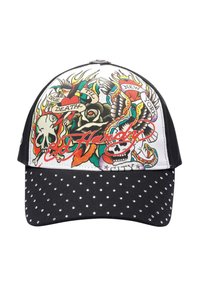 Schwarz-weiße Kappe mit buntem Tattoo-Kunstdesign auf der Vorderseite, das Schädel und Flammen zeigt, sowie einem gepunkteten Muster auf dem Schirm.
