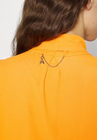 Patrizia Pepe Bluse - orange