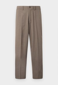 Spodnie w jasnobrązowym materiale o gładkiej fakturze, z prostym krojem nogawek, fałdami z przodu oraz zapięciem na guzik w talii.