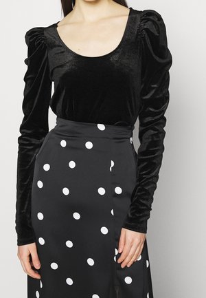 Langærmet T-shirt - black