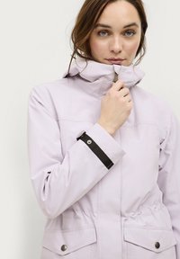 Áhkká Overgangsjakke - helllila