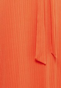 ICHI IHJoysa - Svetríkové šaty - mandarin red