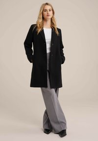 WE Fashion Kratki kaputi - black