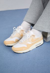 AIR MAX 1 '87 TEXTILE - Trainers - light orewood brown/white onyx/white/sail/black