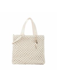 Borsa tote in crema intrecciata con finiture in pelle, forma rettangolare, doppio manico, tracolla rimovibile e dettaglio charm impresso.