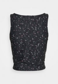 Top preto sem mangas com um padrão floral em rosa, verde e branco, feito de tecido suave, com um decote arredondado e design ajustado.