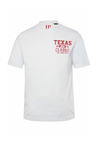 Hvid bomulds t-shirt med rød trykt tekst "TEXAS 1978 CLASSIC OLD TOWN ROAD" på venstre bryst, med rund hals og korte ærmer.