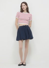 Calliope CROP - T-shirt con stampa - var rosso