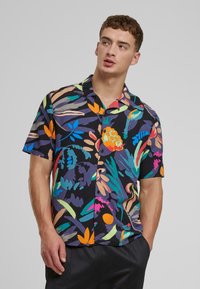 Unselected, blackfruity