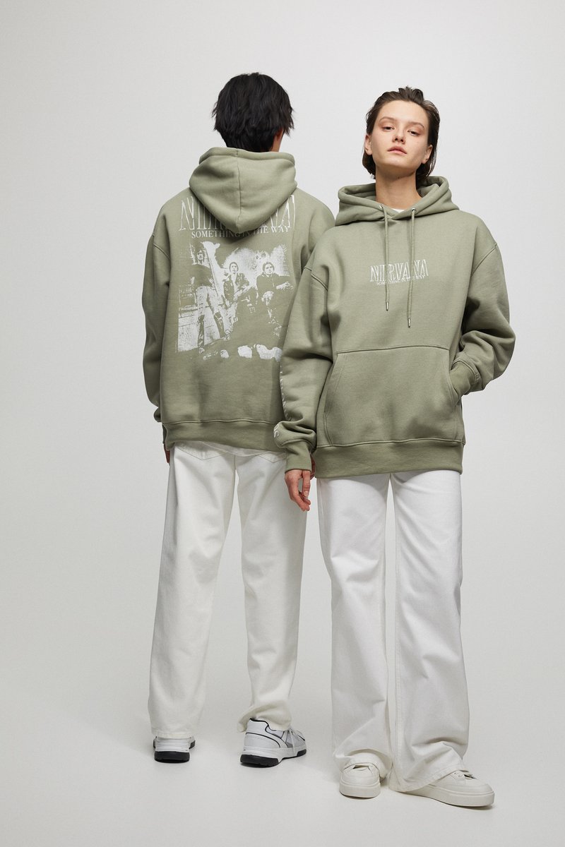 PULL&BEAR NIRVANA Hoodie metallic green/groenmetallic Zalando.nl