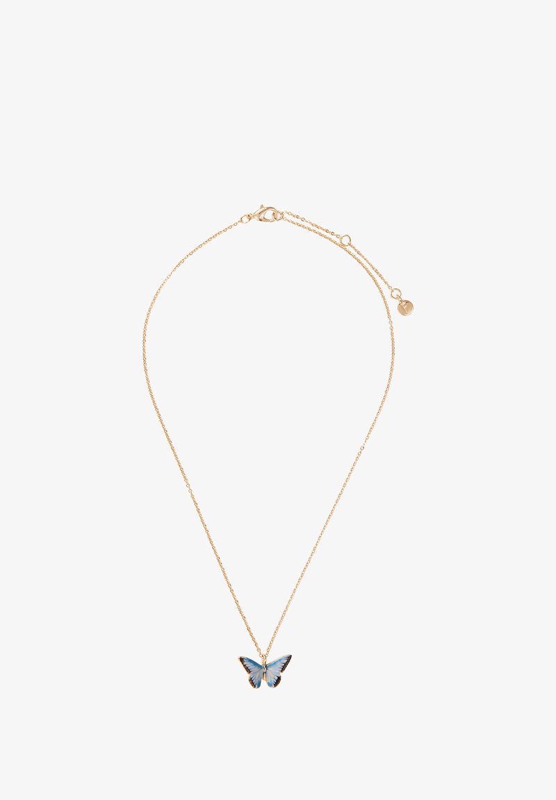 Halskette mit goldfarbener Kette, die einen blauen Schmetterlingsanhänger mit schwarzen Akzenten zeigt. Der Anhänger hebt die detaillierten Flügel vor einer zarten Kette hervor.