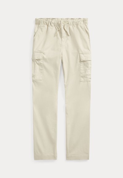 Μπεζ παντελόνι cargo με ελασική μέση, κορδόνι, δύο πλαϊνές τσέπες και δύο τσέπες cargo, φτιαγμένο από ελαφρύ ύφασμα.