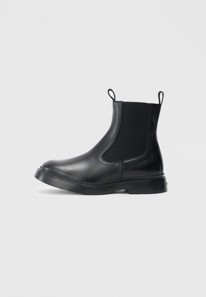 BANK - Klassikalised poolsaapad - black