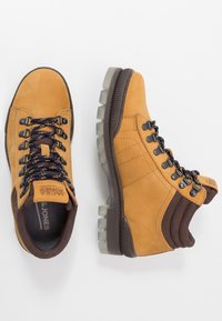 Jack & Jones Botines con cordones - dark yellow