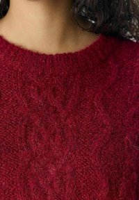 Object Sweter