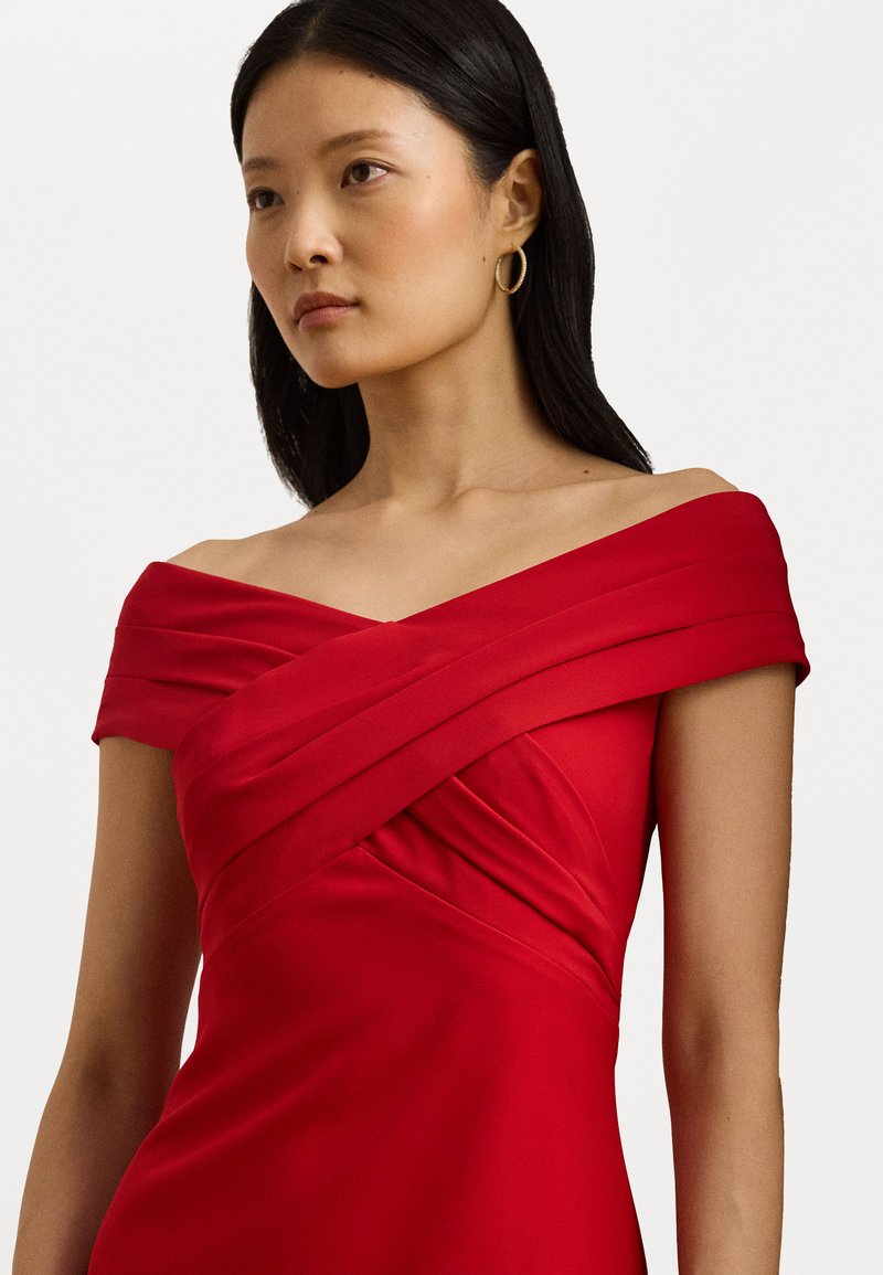 Lauren Ralph Lauren CREPE OFF-THE-SHOULDER COCKTAIL DRESS - Cocktailkjole - festive red/rd - Zalando.no Lauren Ralph Lauren CREPE OFF-THE-SHOULDER COCKTAIL DRESS - Cocktailkjole - festive red/rd - Zalando.no
