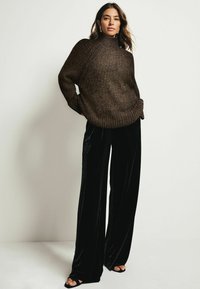 Next SPARKLE NECK  - Vesta - brown chocolate