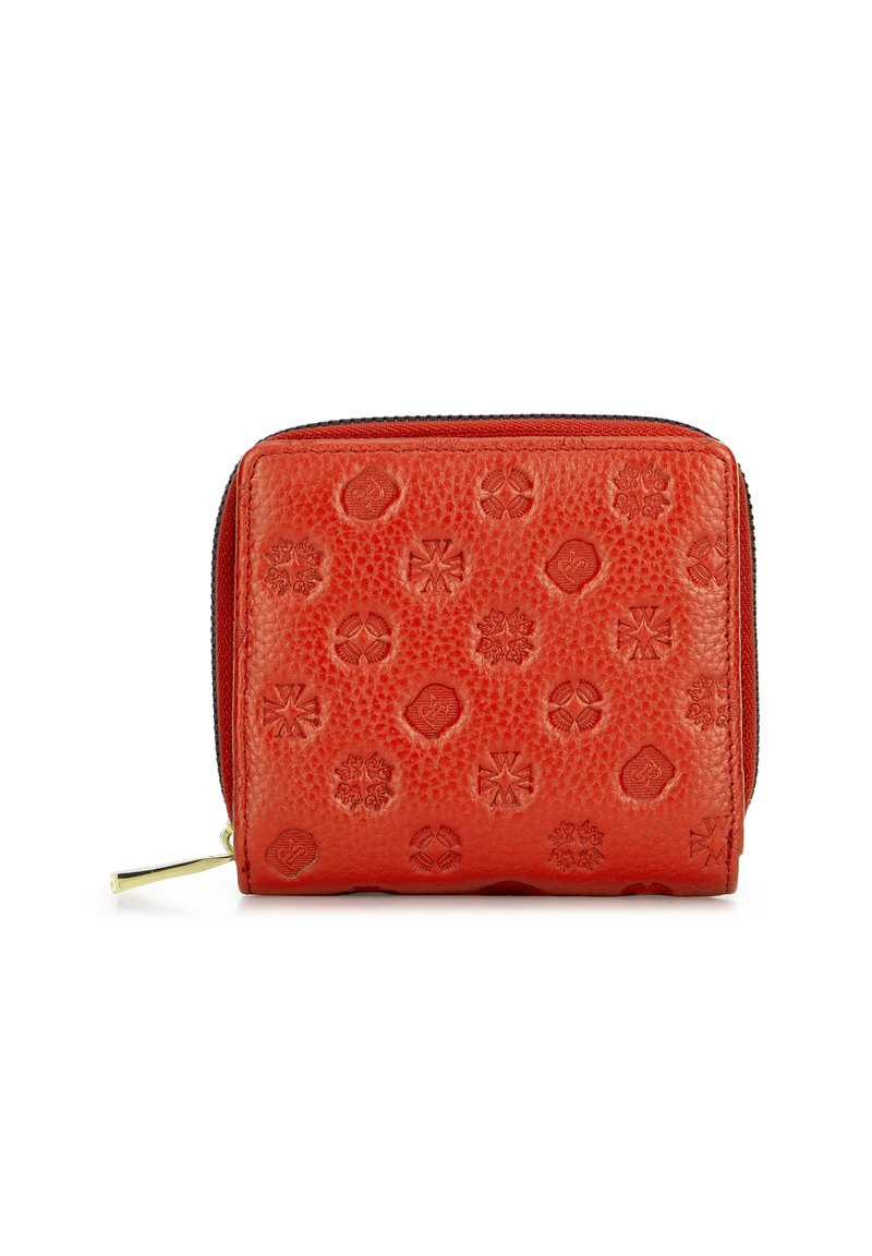 Rood leren portemonnee met reliëf bloemen- en geometrische patronen, met ritsluiting en accenten in goudkleurig metaal. Compacte rechthoekige vorm.