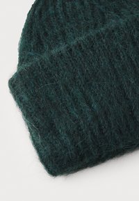 MSCH Copenhagen ANNALISA BEANIE KEY - Čepice - pine grove