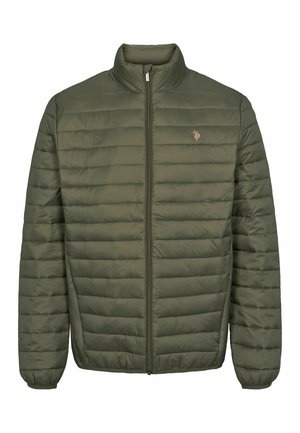 Olive rohelise värvi, polsterdatud jakk, millel on seisev krae, tõmblukuga sulgemine ja elastsed mansetid; sisaldab horisontaalset tikandit ja väikest logo aksenti.