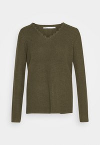 Olivgrüner Strickpullover mit langen Ärmeln, V-Ausschnitt und gerippter Textur. Hat eine gewellte Detailierung entlang des Ausschnitts.