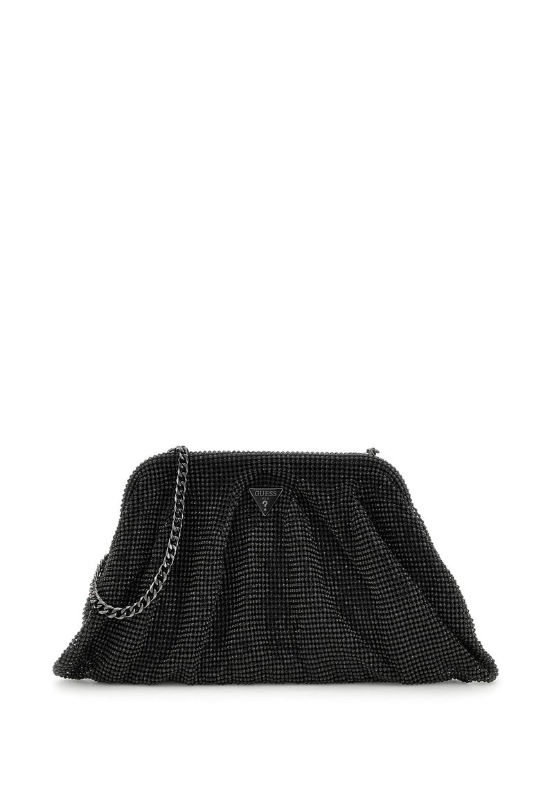 Geantă din mărgele negre cu un brâu de lanț, design pliat și o plăcuță logo triunghiulară pe față. Suprafață texturată cu mărgele strălucitoare.